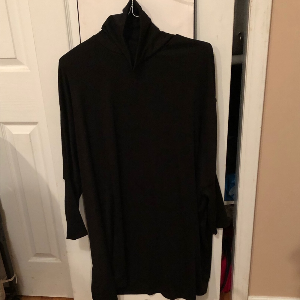 Brand new never worn it turtleneck long sleeve